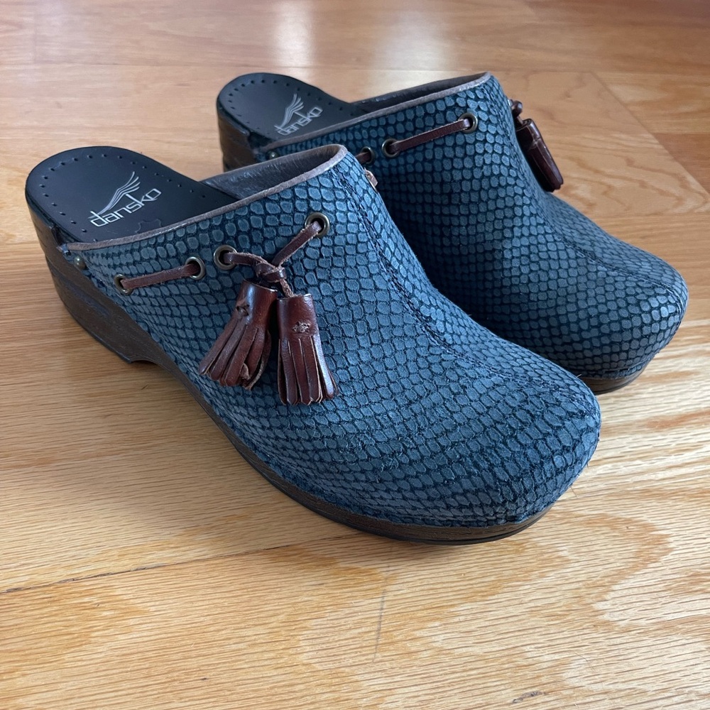 Dansko Shannon Blue Clogs Shoes size 6
